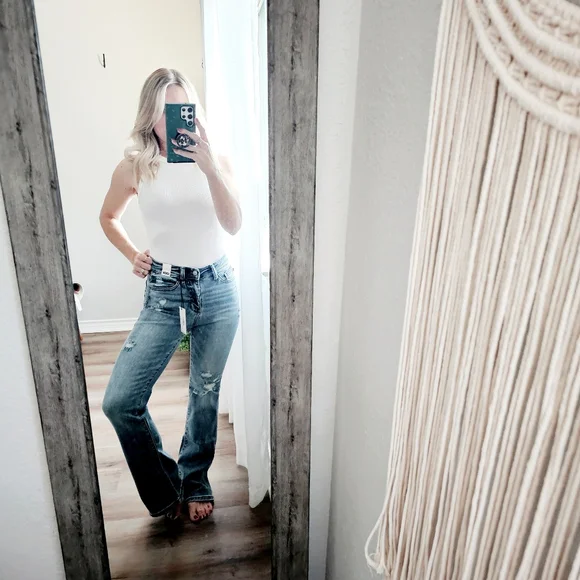 New | Judy Blue | Bootcut Jeans - Picture 4 of 17